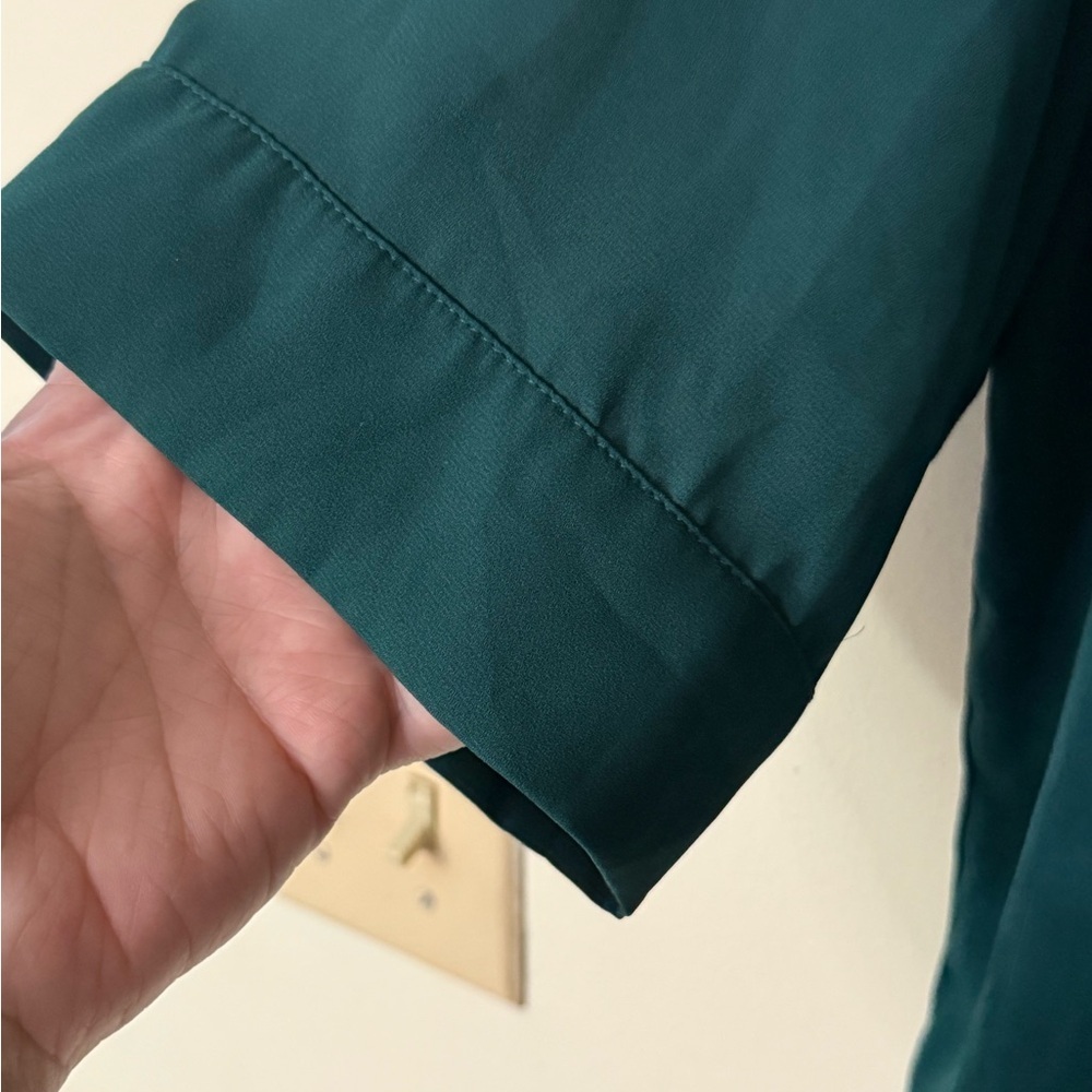 Torrid Deep Teal Green V-Neck Blouse, size 2 (2X), - Picture 3 of 6